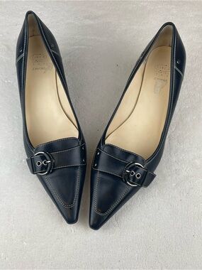 Joan & David Women's Navy Pointed Toe Kitten Heels